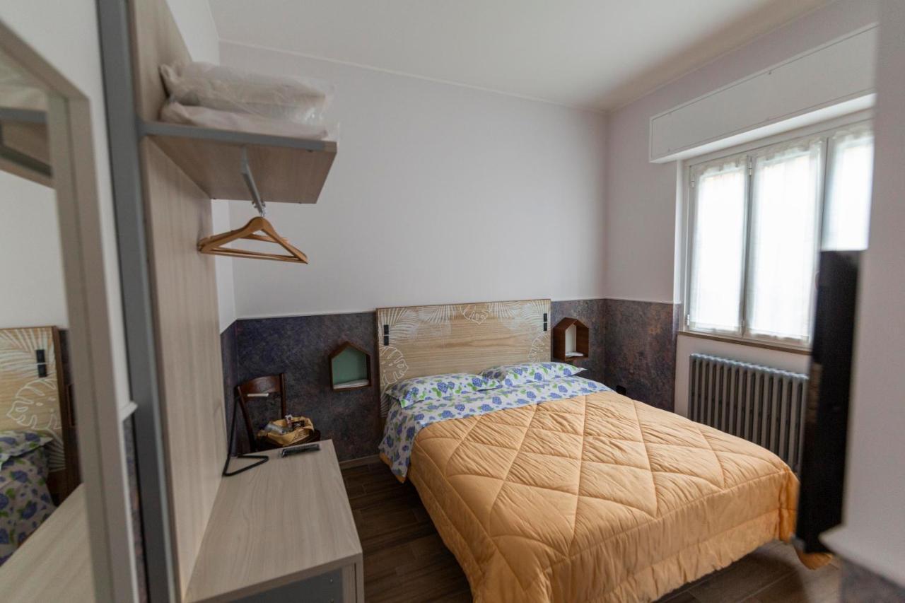 Il Giardino Di Fiorina Hotell Novate Milanese Exteriör bild